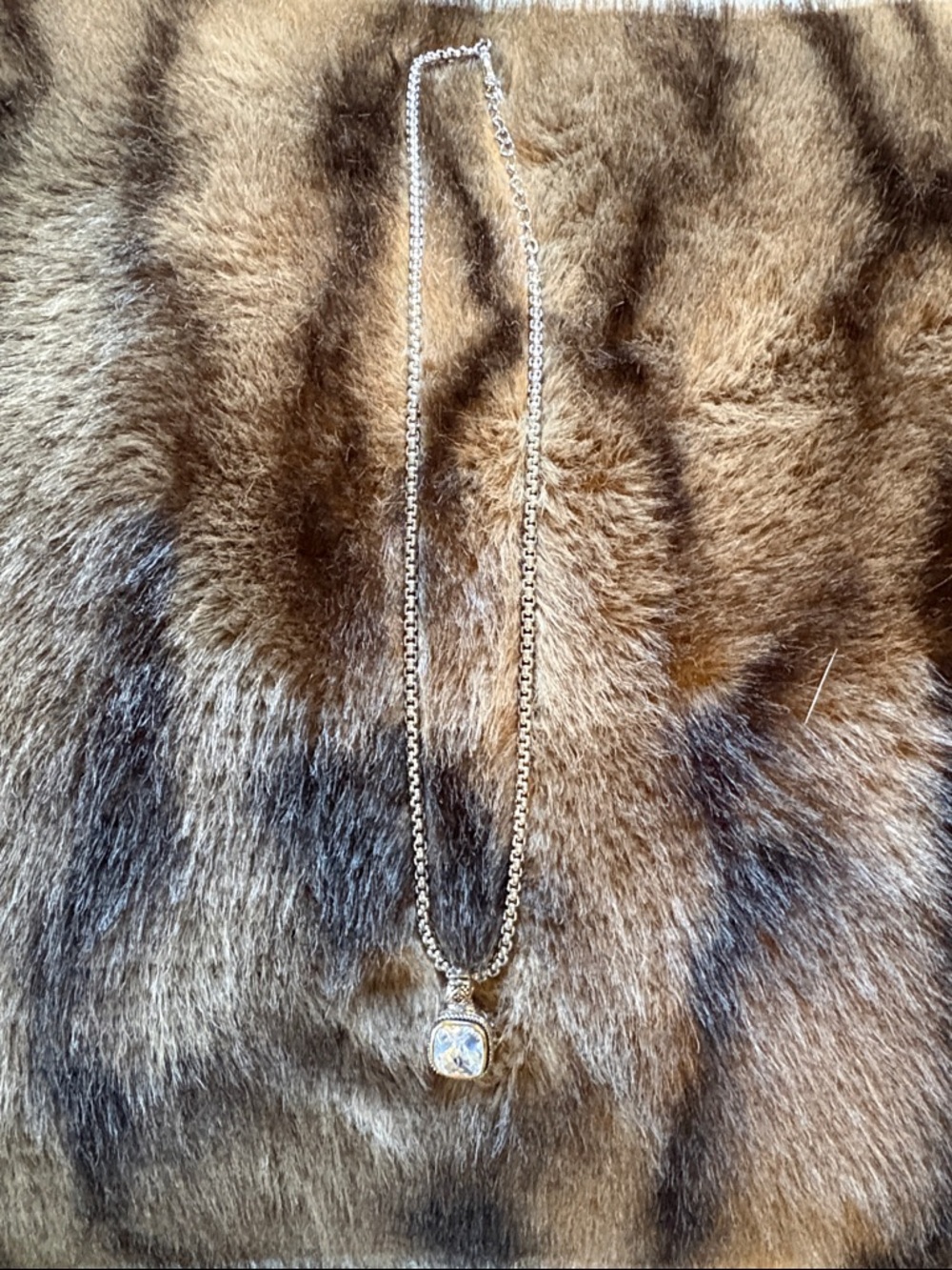 Silver Tone Cushion Cut Clear‎ Crystal Pendant Necklace Mixed Metal Box Chain